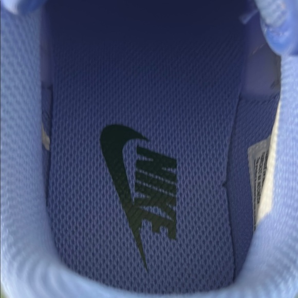 Nike Blue and Green Sneakers Classic Design - Picture 12 of 12